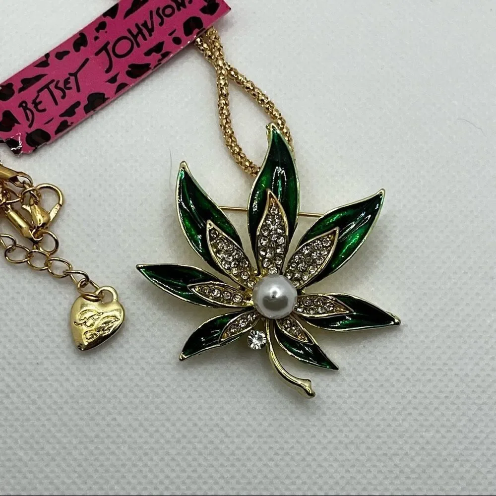 NECKLACE! Betsey Johnson Green Leaf with Pearl Festive and Fun BNWT - Picture 5 of 6